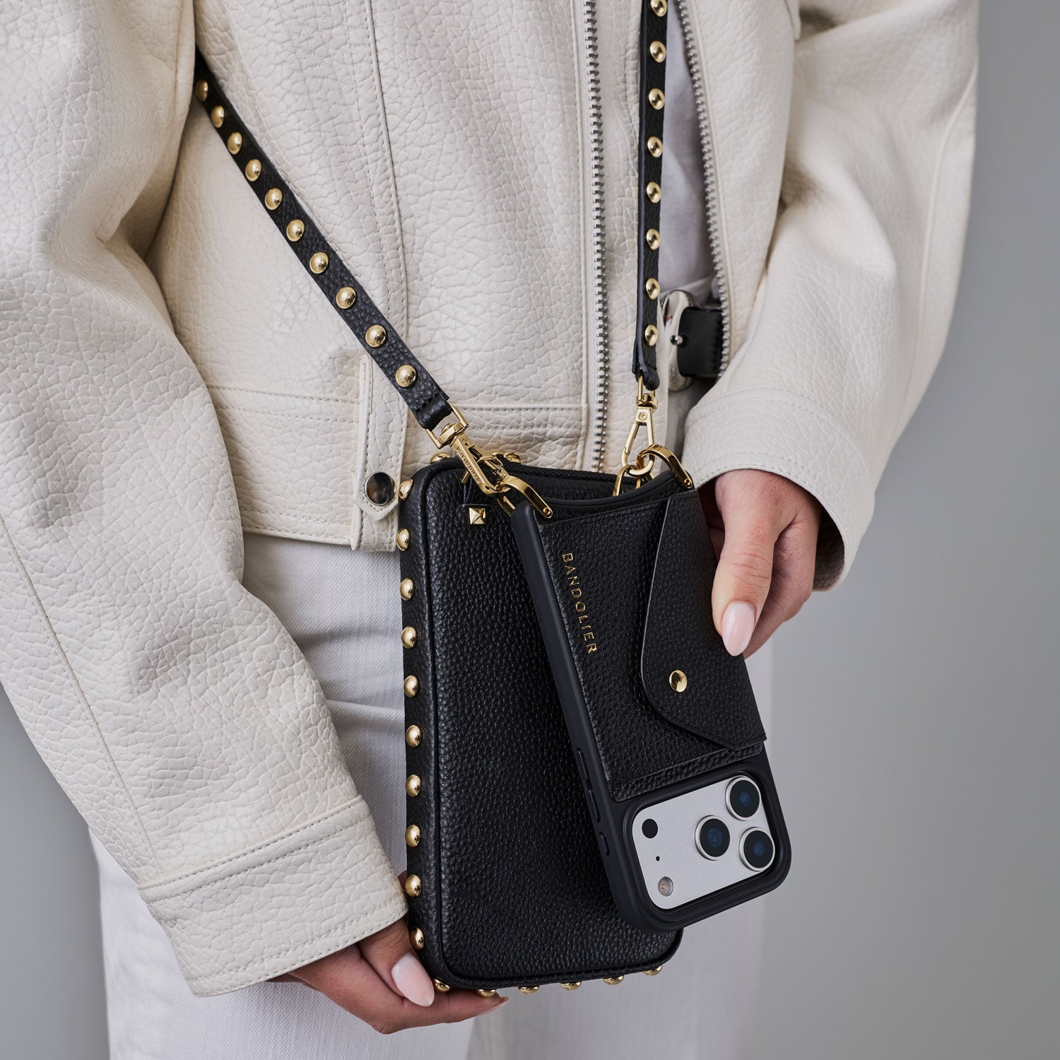 EXPANDED POUCH image