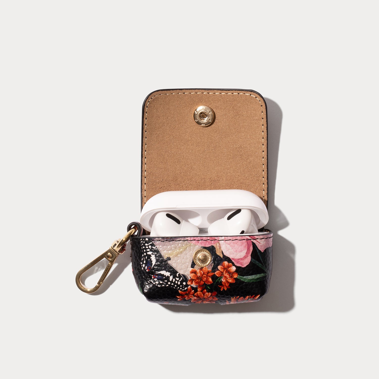 Avery AirPods Clip-On Pouch - Ceci Noir/Gold