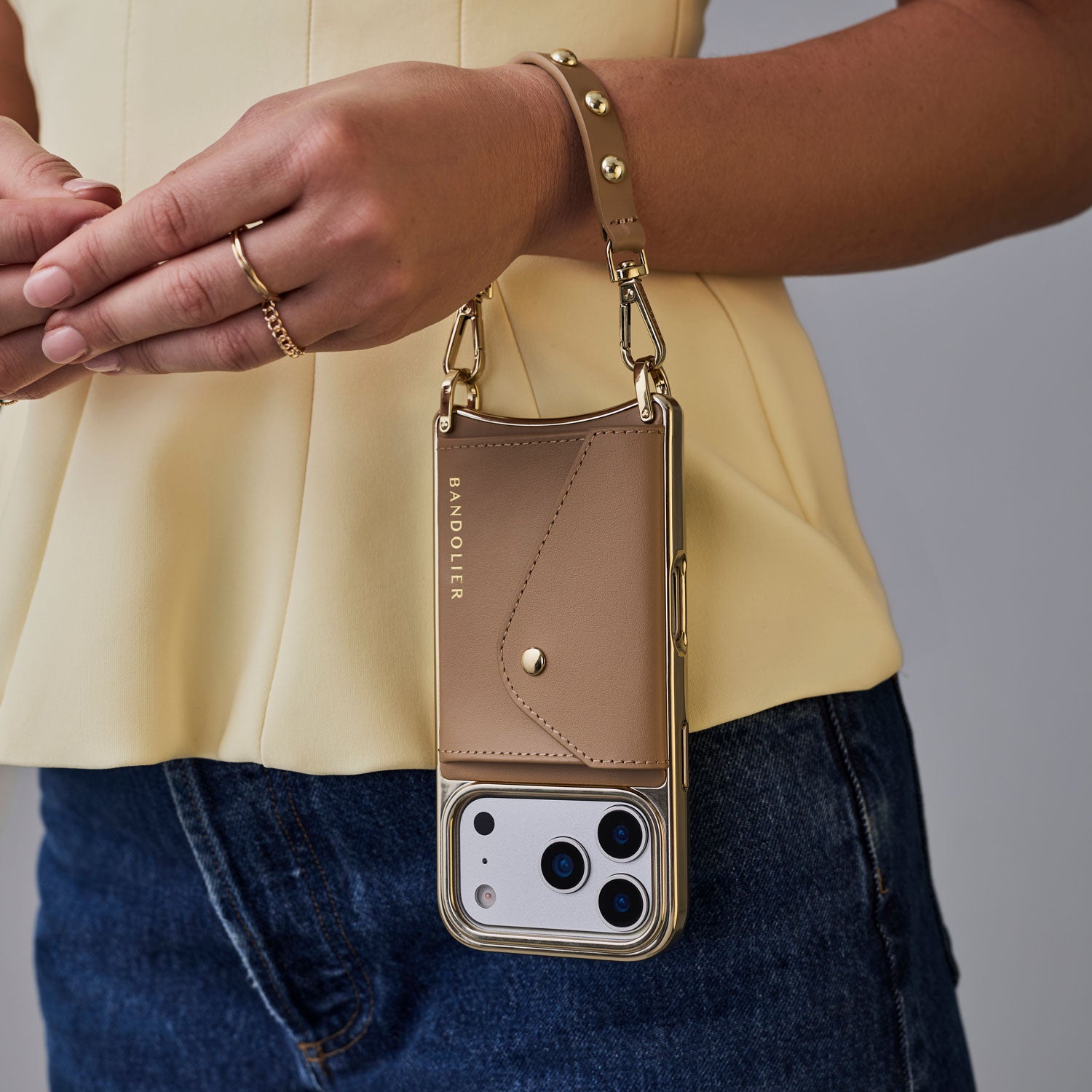 Annie Wristlet - Tan/Gold