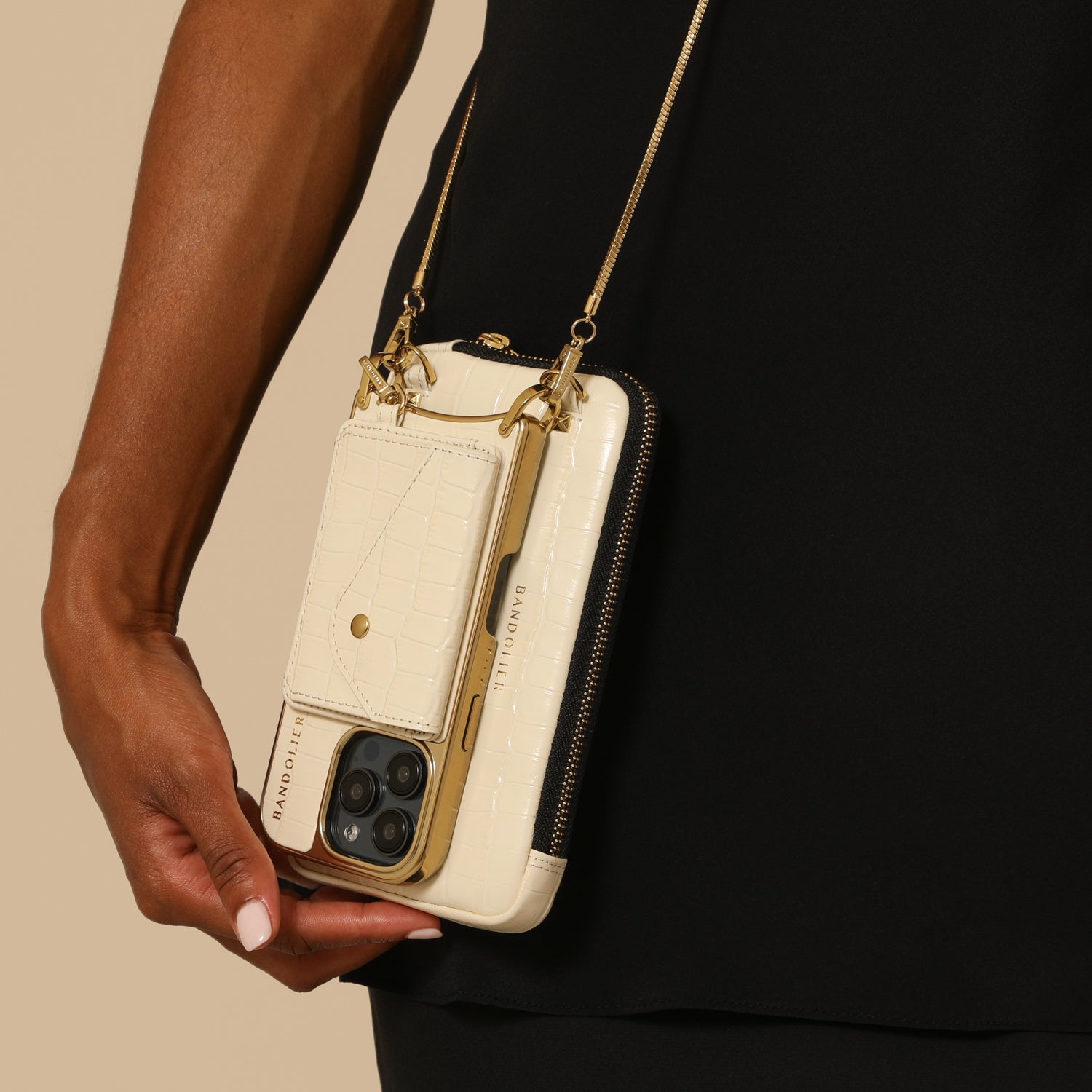 EXPANDED POUCH image