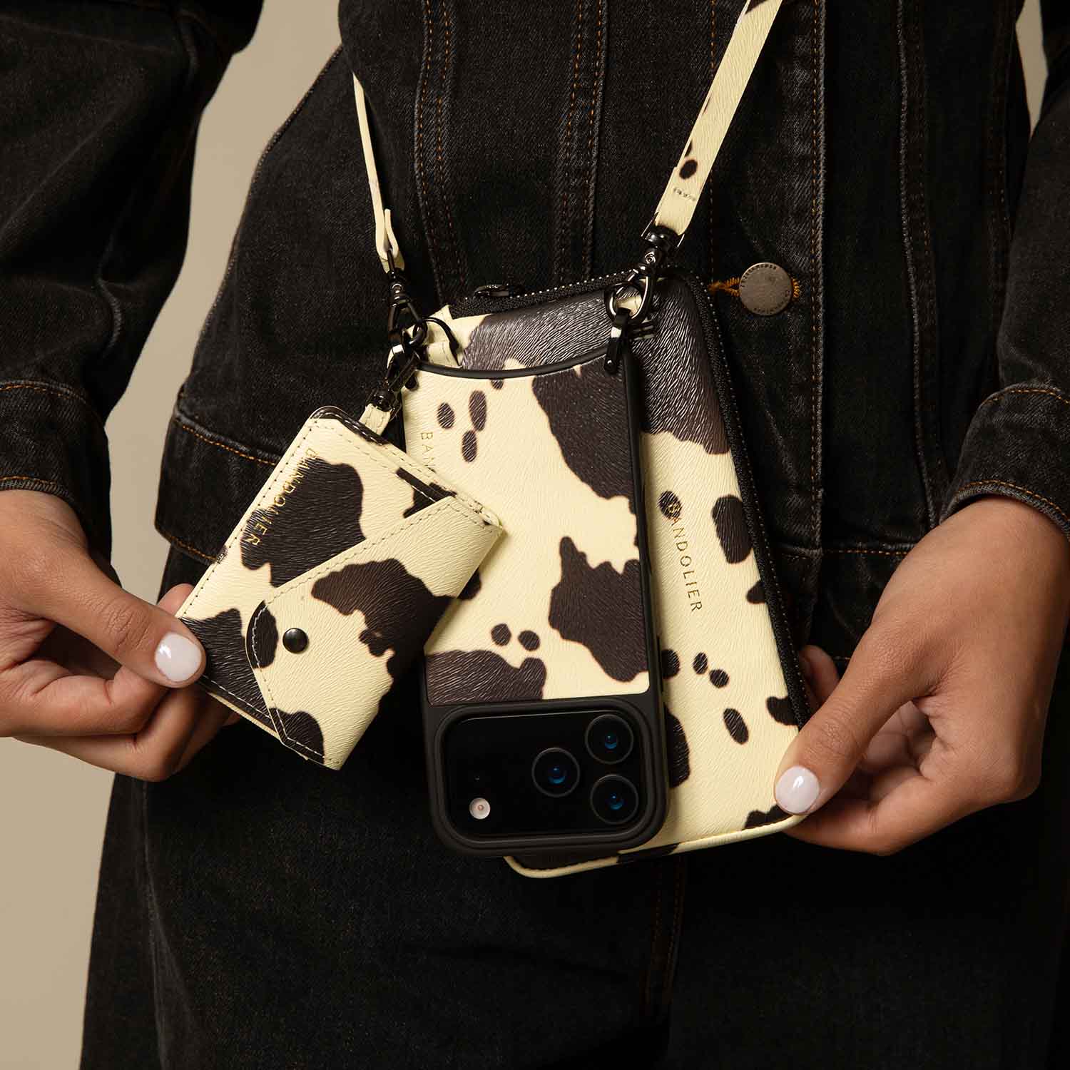 EXPANDED POUCH image