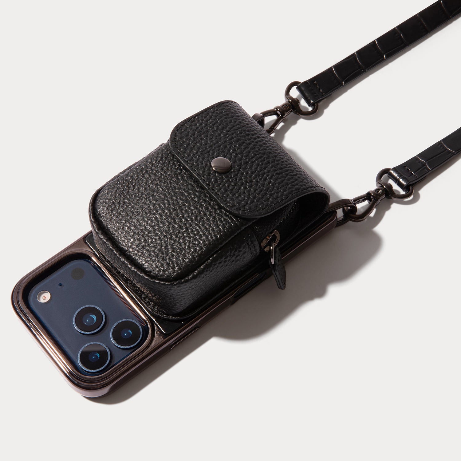 Remi Magnetic Zipper Pouch - Black/Pewter